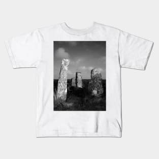 Stones at Zennor Quoit, Cornwall Kids T-Shirt